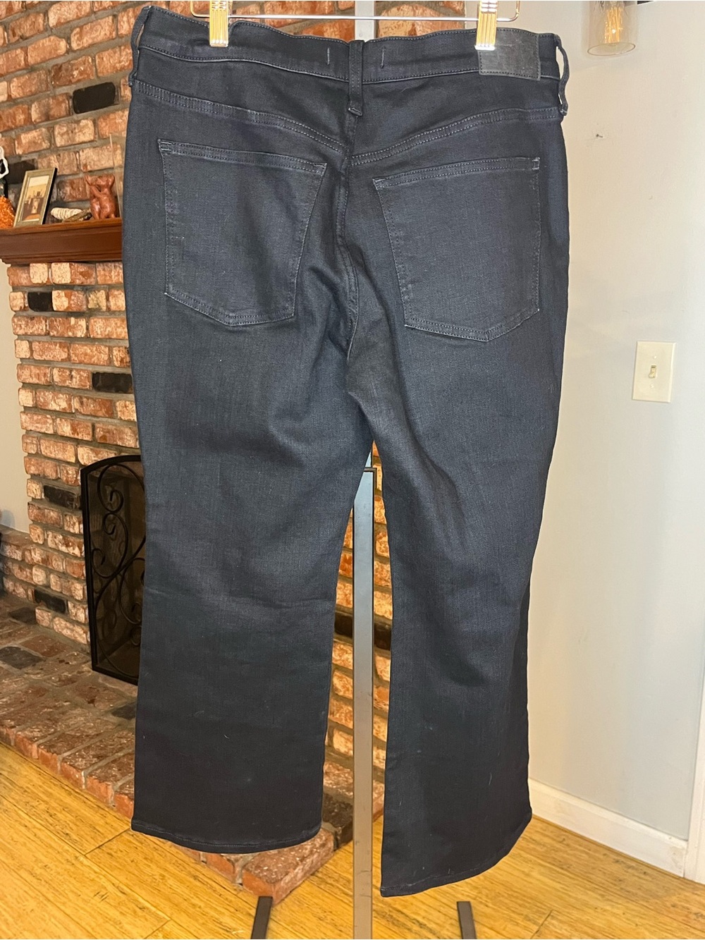 Madewell $138 Mid-Rise Kick Out Crop Jean - Picture 2 of 2